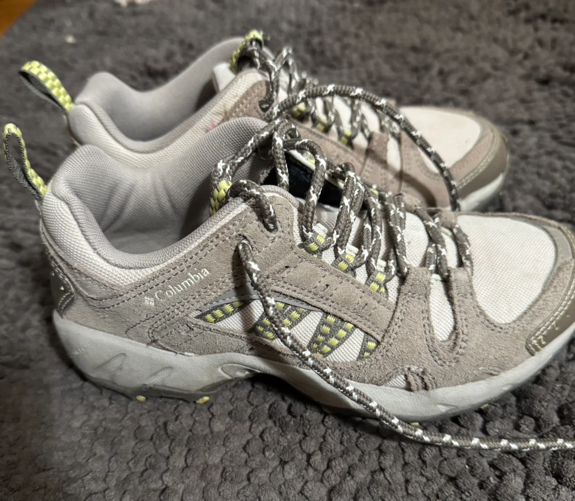 Columbia Hiking Shoes, size 5.5 - photo 2