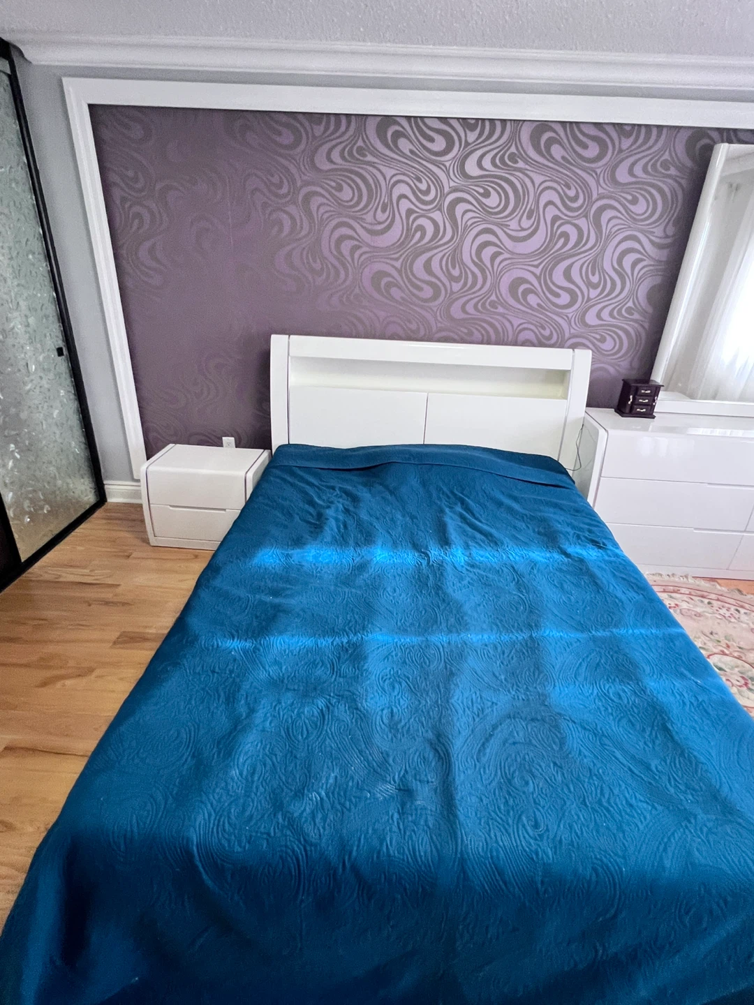 Queen size bedroom set (sold together or separately) - photo 5
