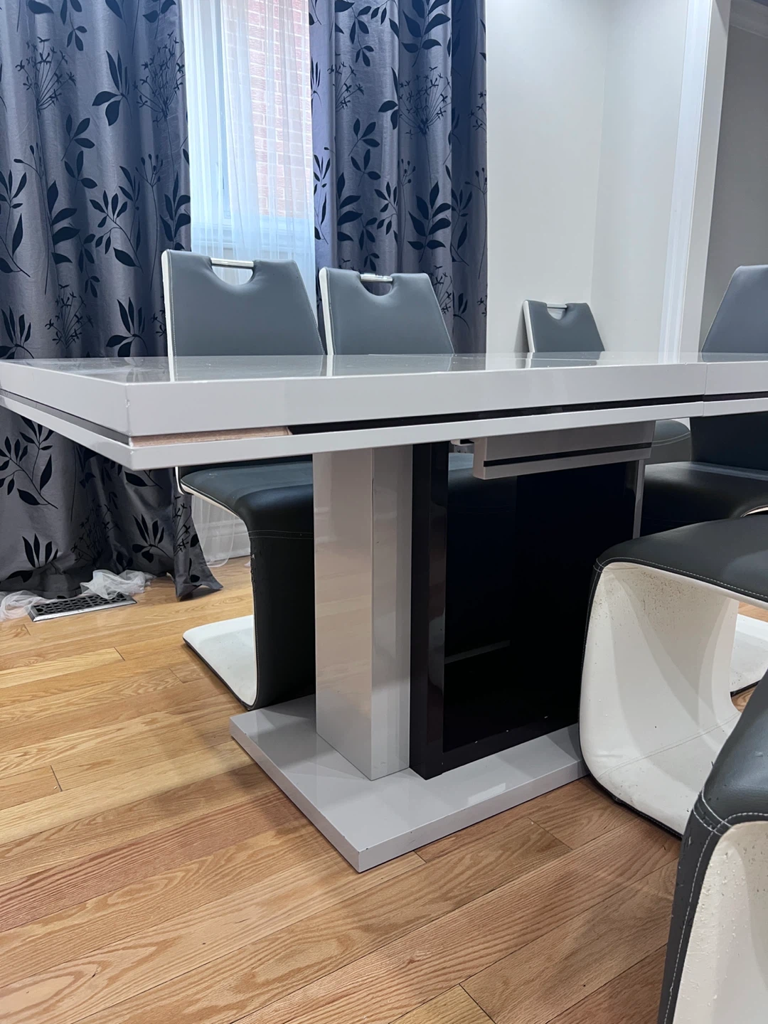 Modern Extendable Dining Table with 8 Chairs - photo 2