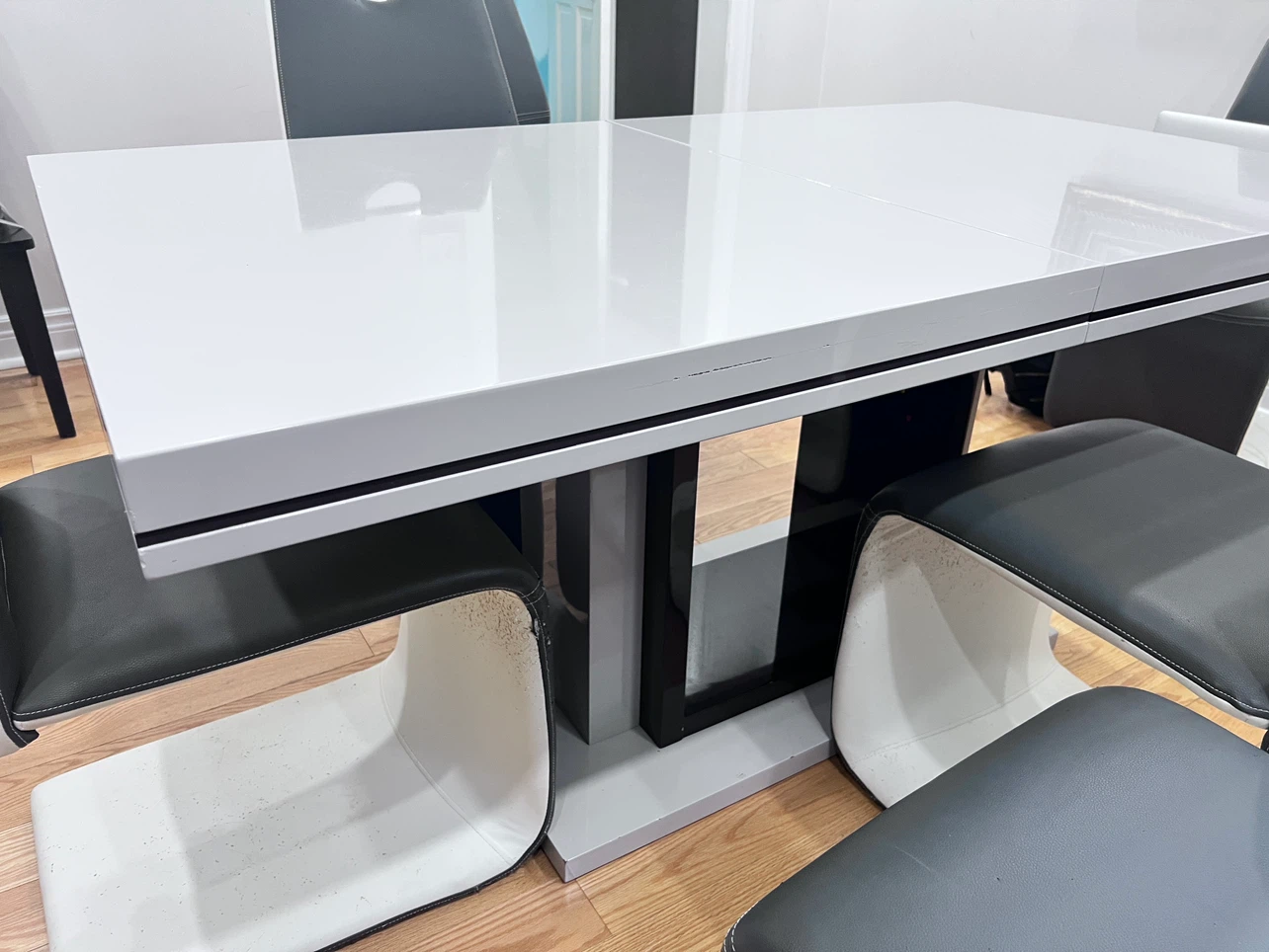 Modern Extendable Dining Table with 8 Chairs - photo 4