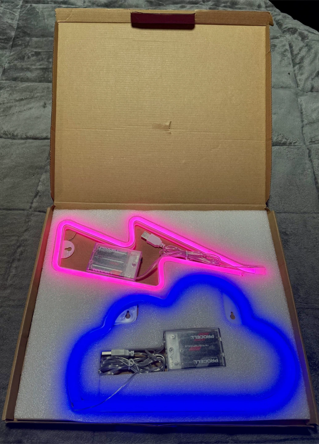 Neon Pink Lightning Bolt and Blue Cloud Wall Lights - photo 4
