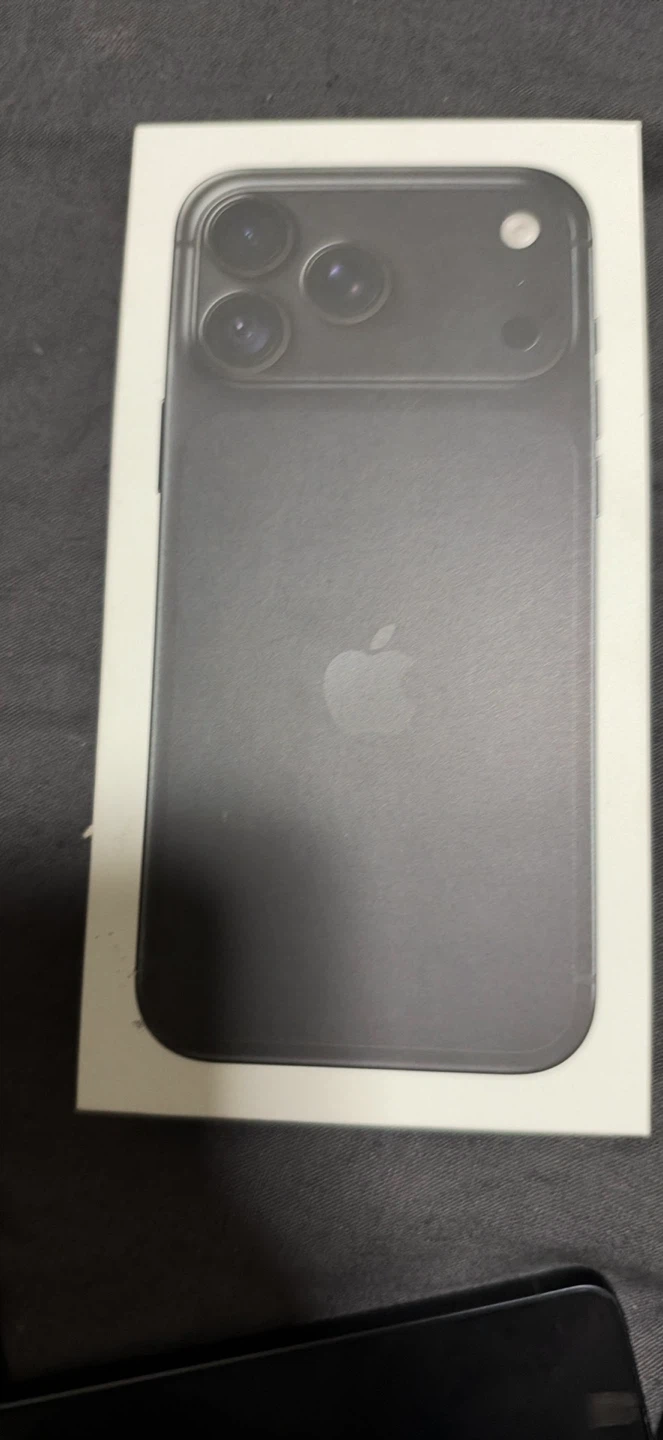 Apple iPhone 18 Pro Max 2TB Black - photo 2