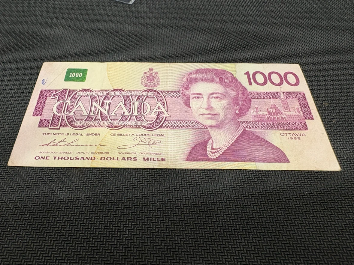 Vintage Canadian currency bills bank notes collector pieces