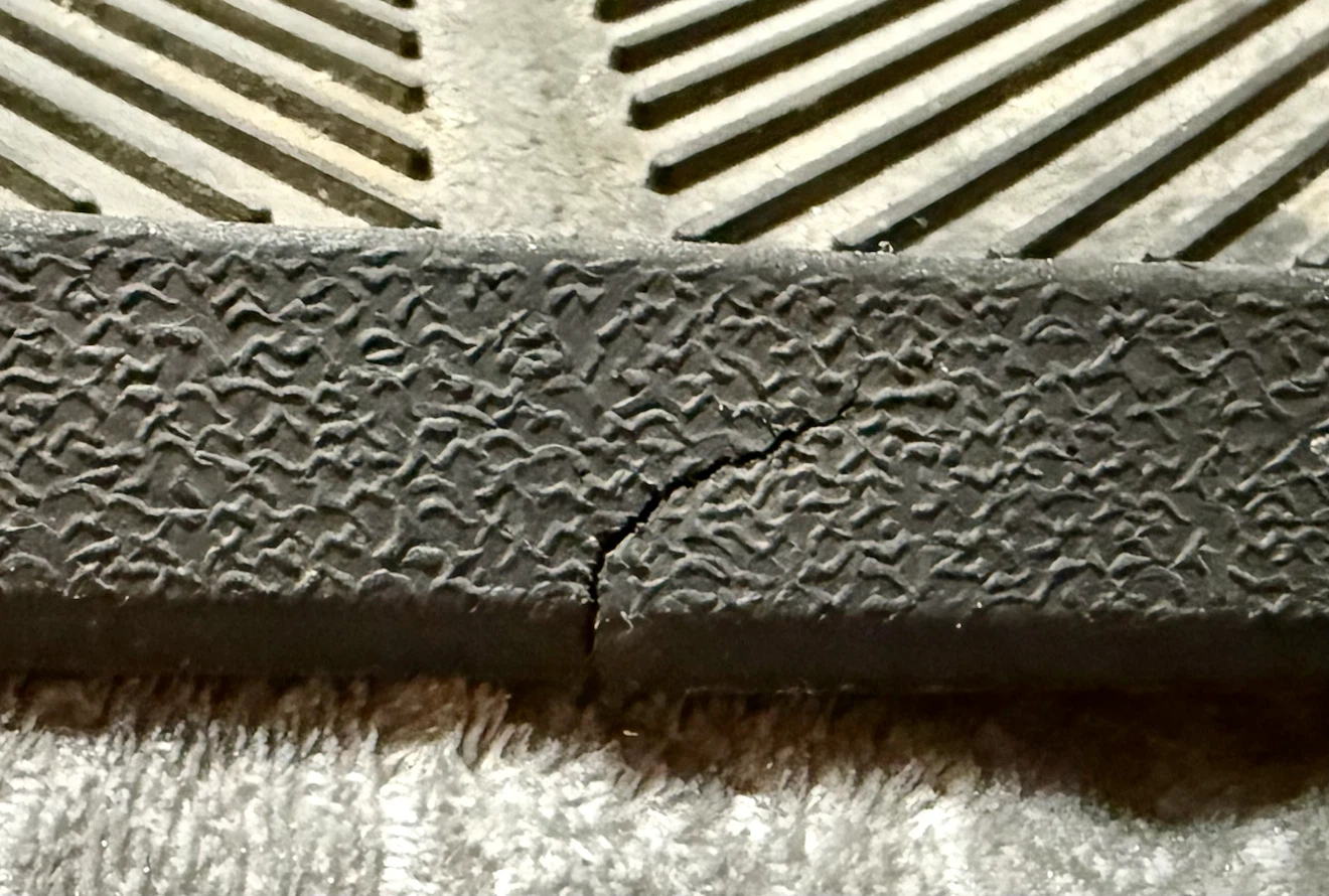 Set of two black boot trays - photo 4