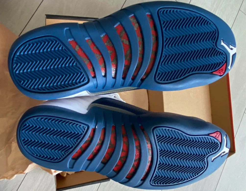 Air Jordan 12 French Blue 5.5y - photo 3