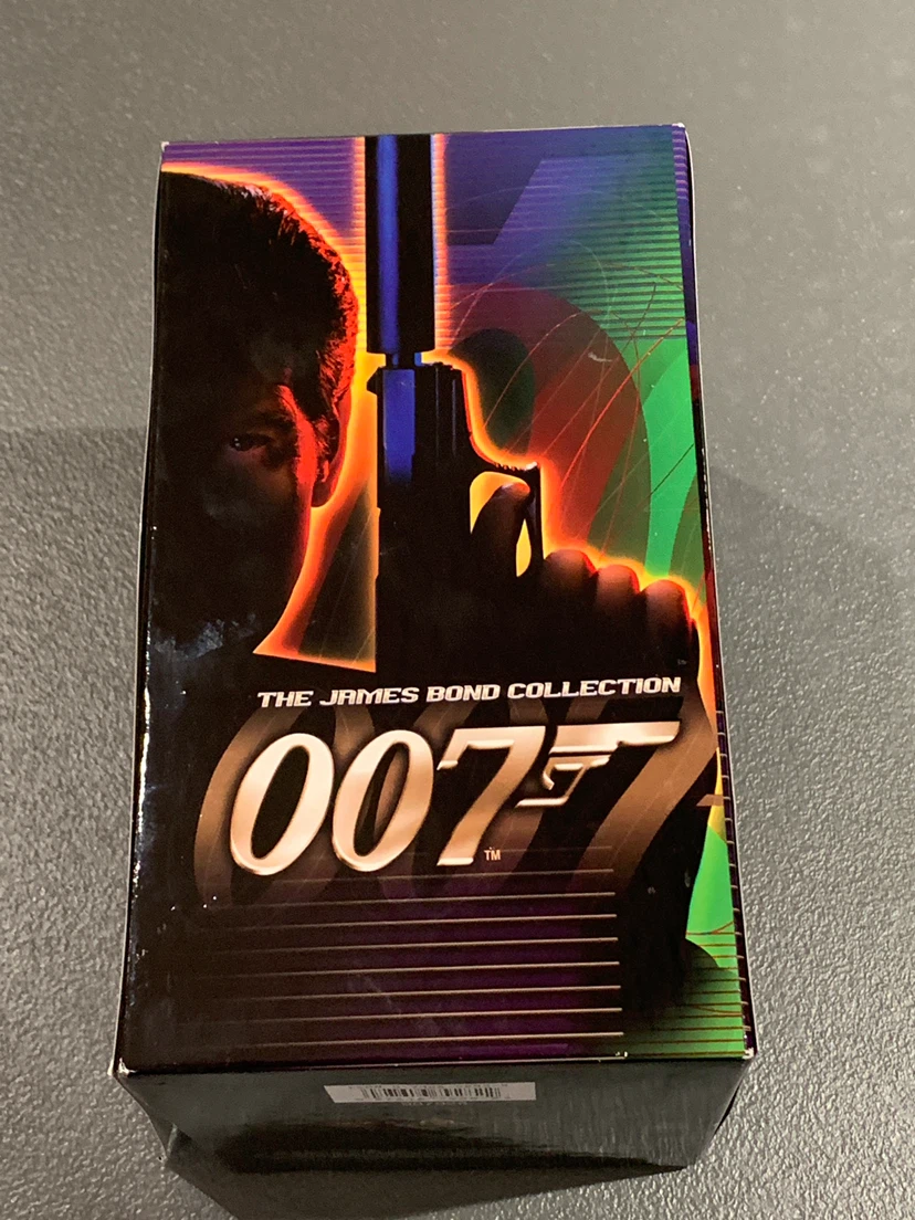 James Bond Special Edition 7-disc DVD box set. - photo 5