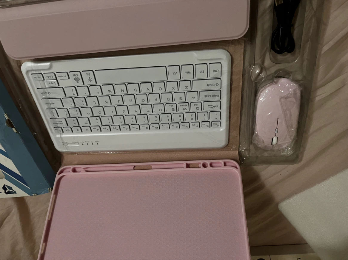Pink Keyboard Case and Mouse for iPad Pro 13