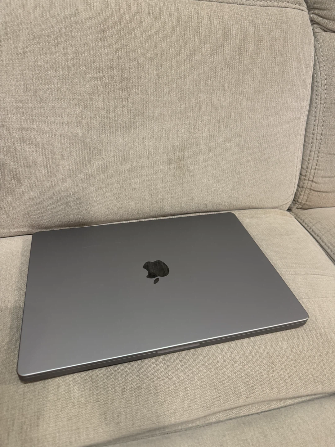 MacBook Pro 16” M1 Max 32gb ram 1Tb 100% battery - photo 2
