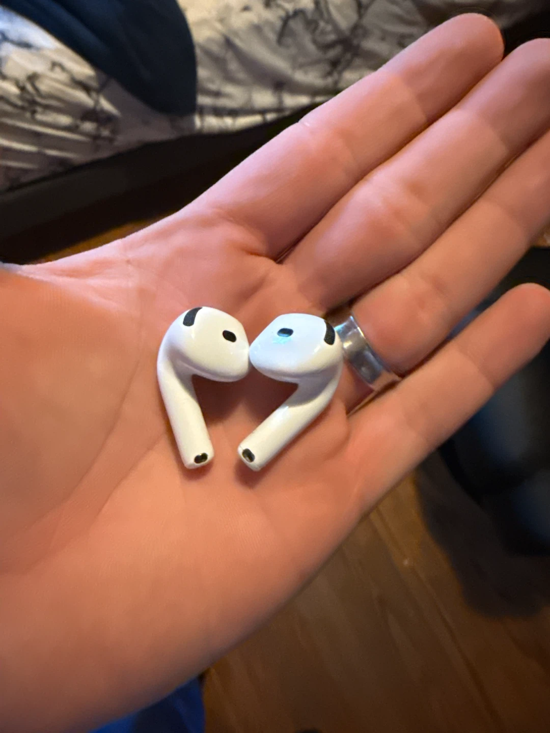 Wireless earbuds - photo 2