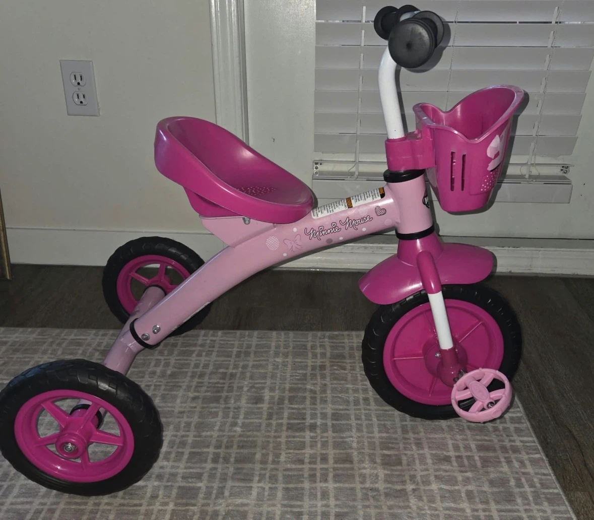 Disney Minnie Mouse Girls Tricycle