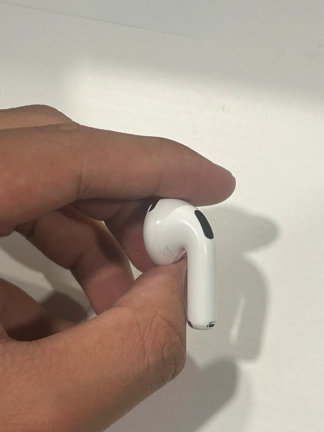 Genuine Airpods Gen 4 Non-ANC Right Airpod - photo 5