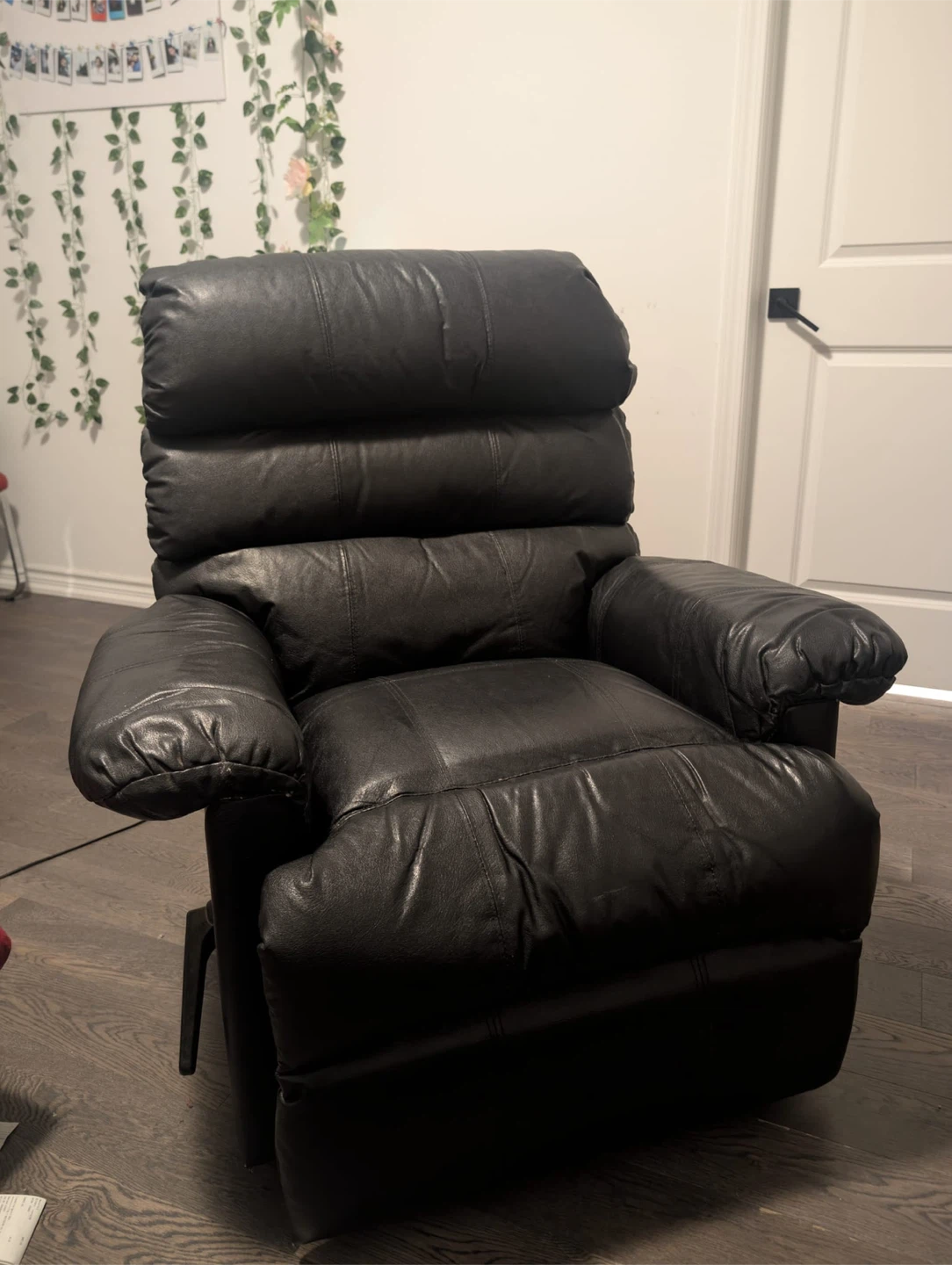 Move out sale - Black leather recliner armchair - photo 2