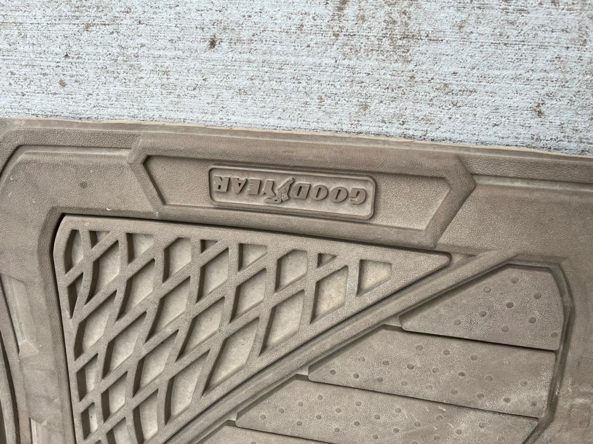 Goodyear all-weather car floor mats - photo 3
