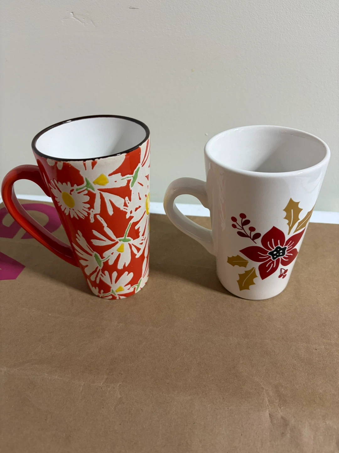Set of 2 Floral Pattern Mugs