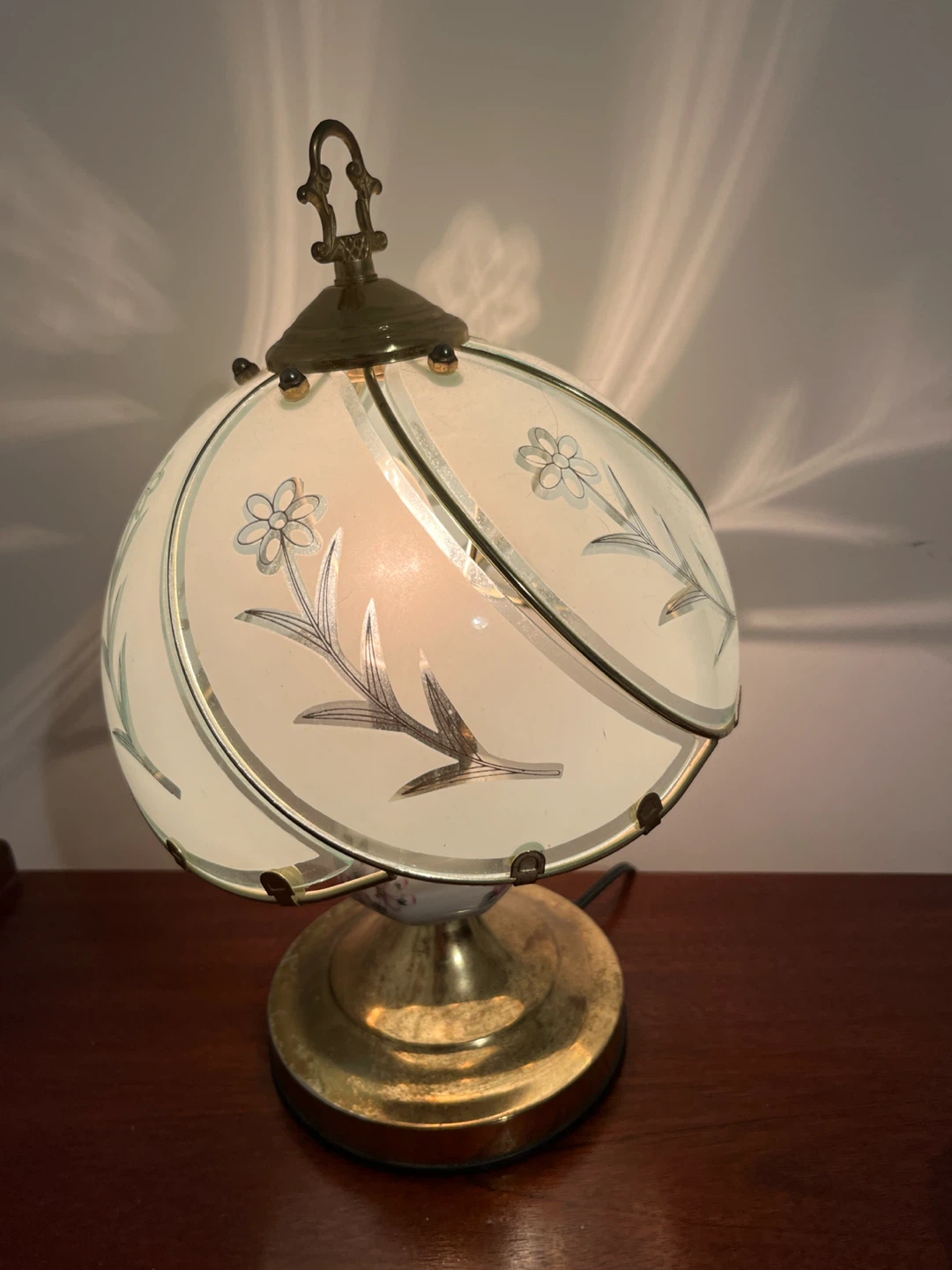 Vintage Brass and Frosted Glass Floral Table Lamp - photo 2