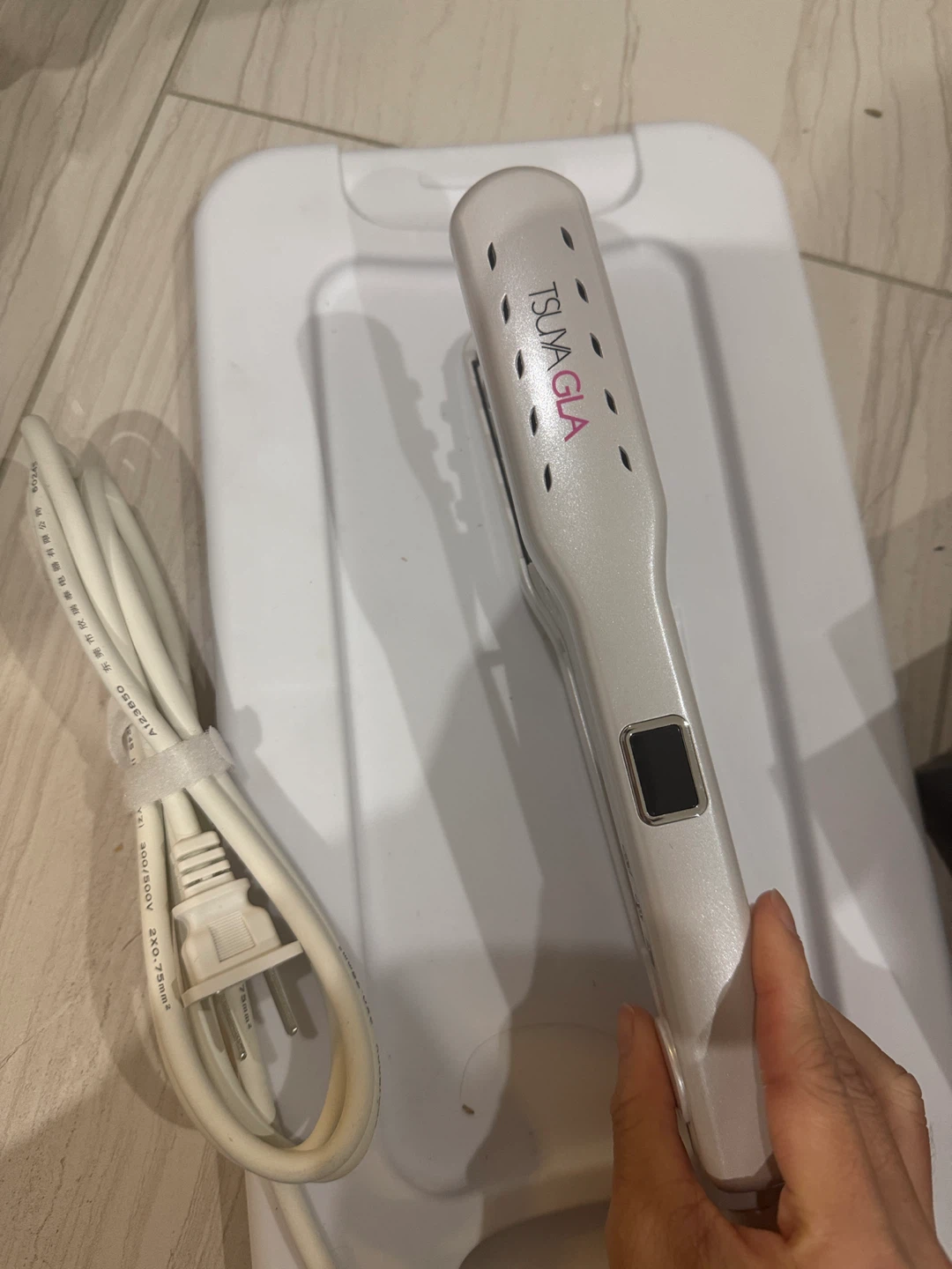 Tsuya Gla Hair Straightener - photo 3