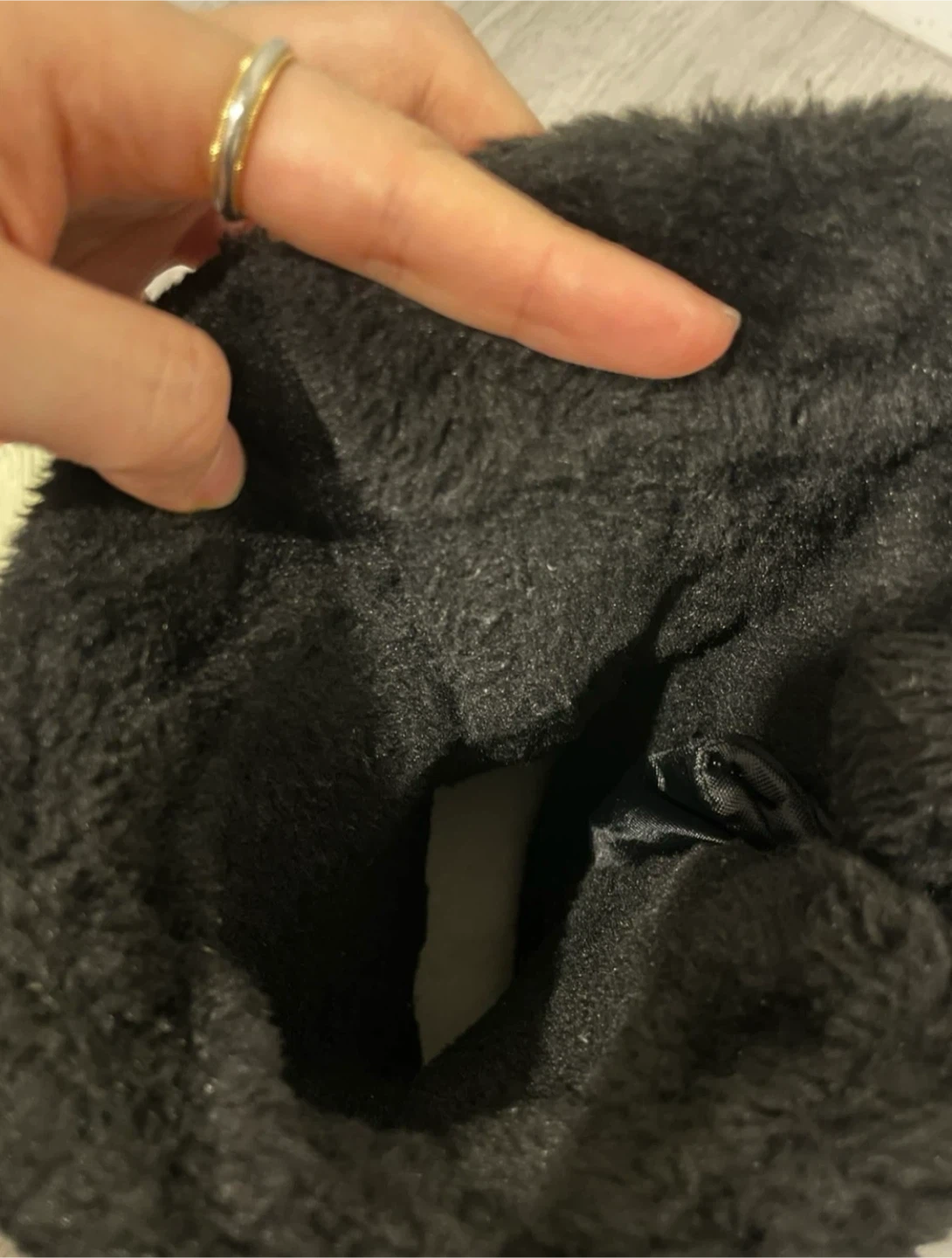 Black Winter Boots US 9 size - photo 4