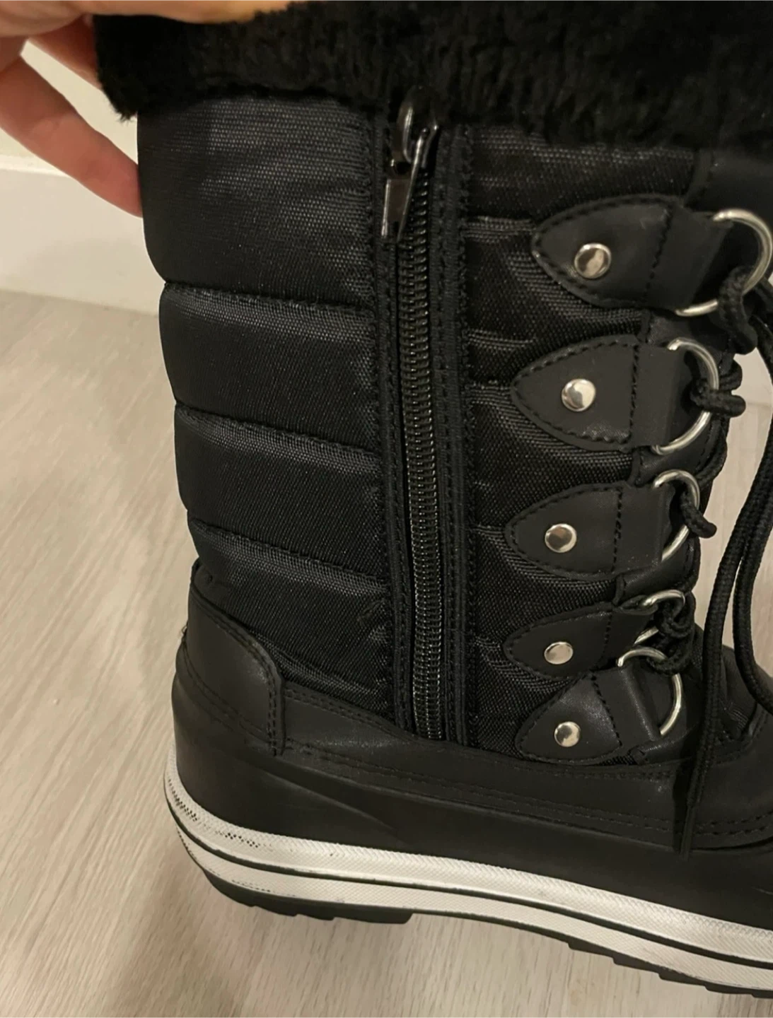 Black Winter Boots US 9 size - photo 5