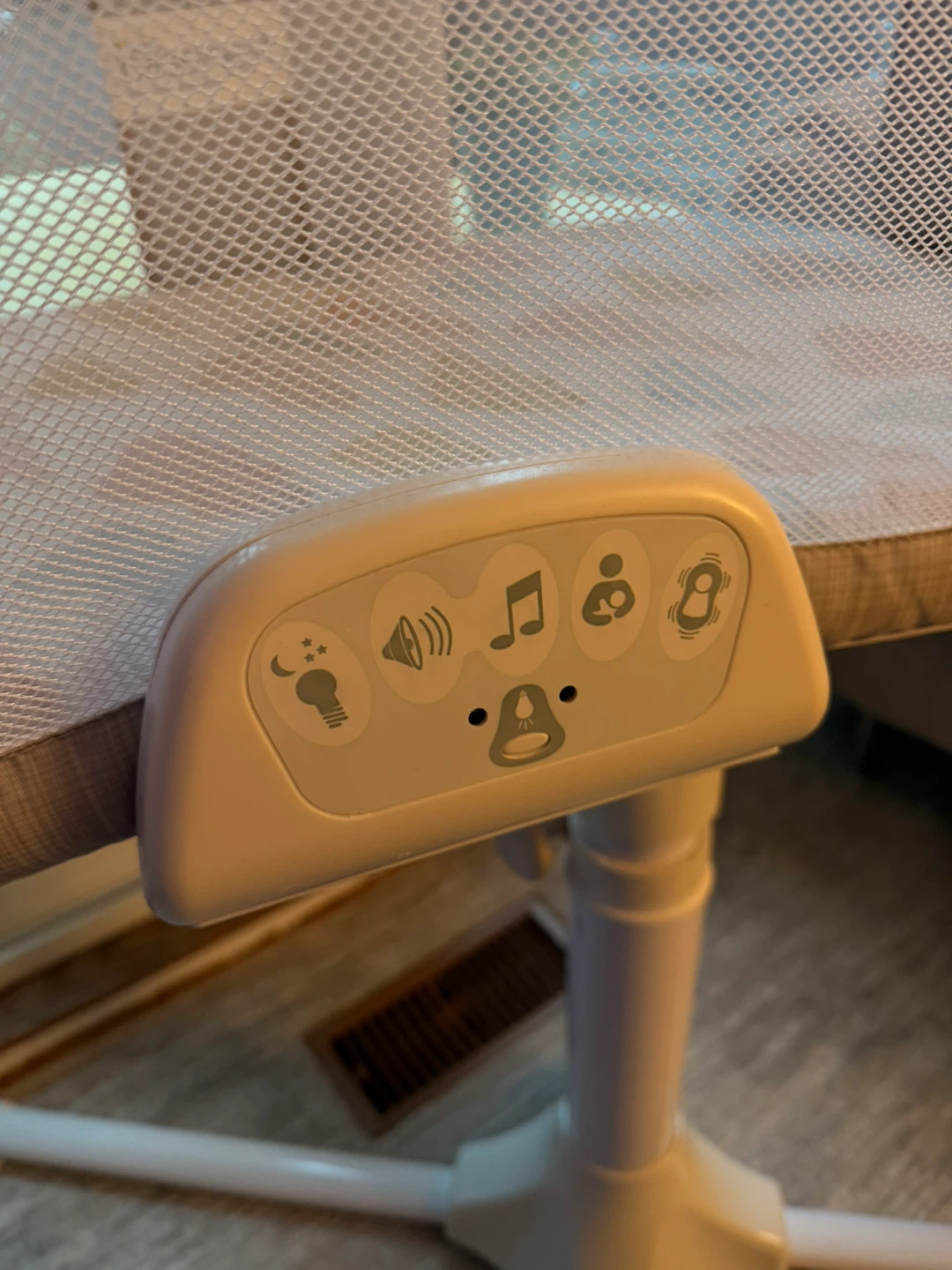 Halo Bassinest Swivel Sleeper - photo 2