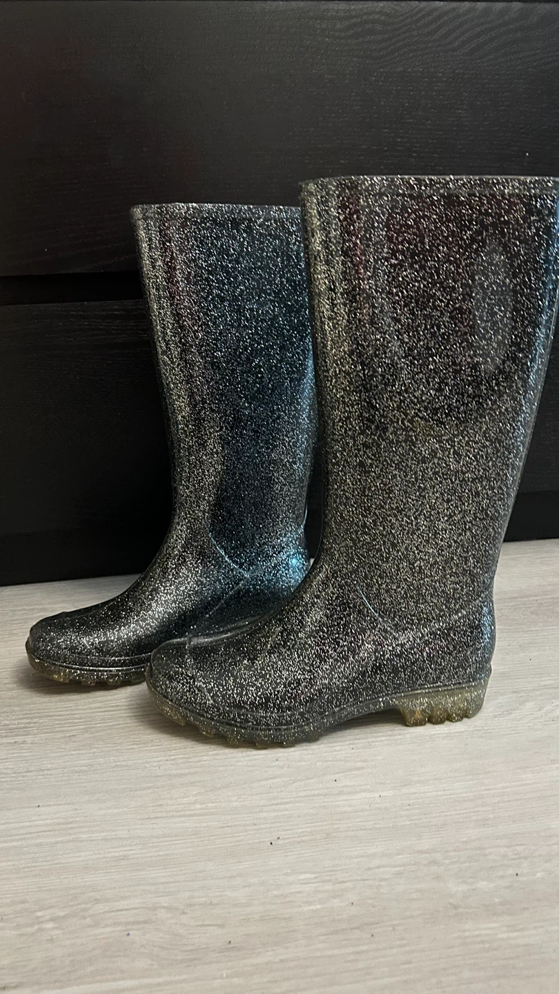 Girls’ Glitter Rubber Boots – Size 5.5-6