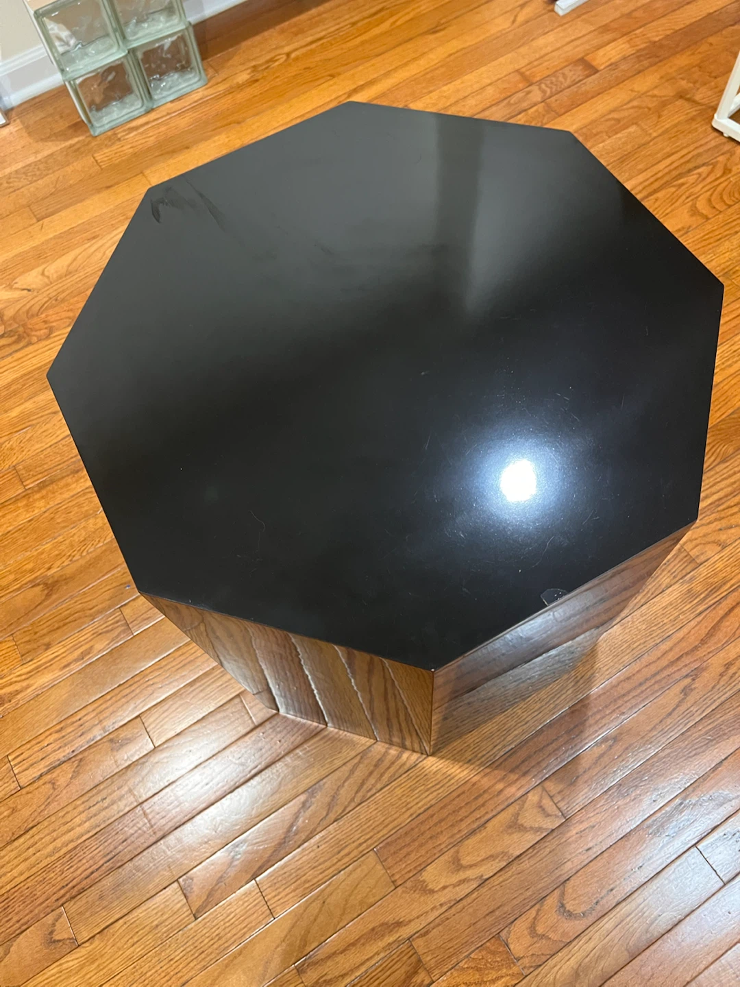 Glossy Black Geometric Pedestal Side Table — Art Deco–Inspired - photo 3