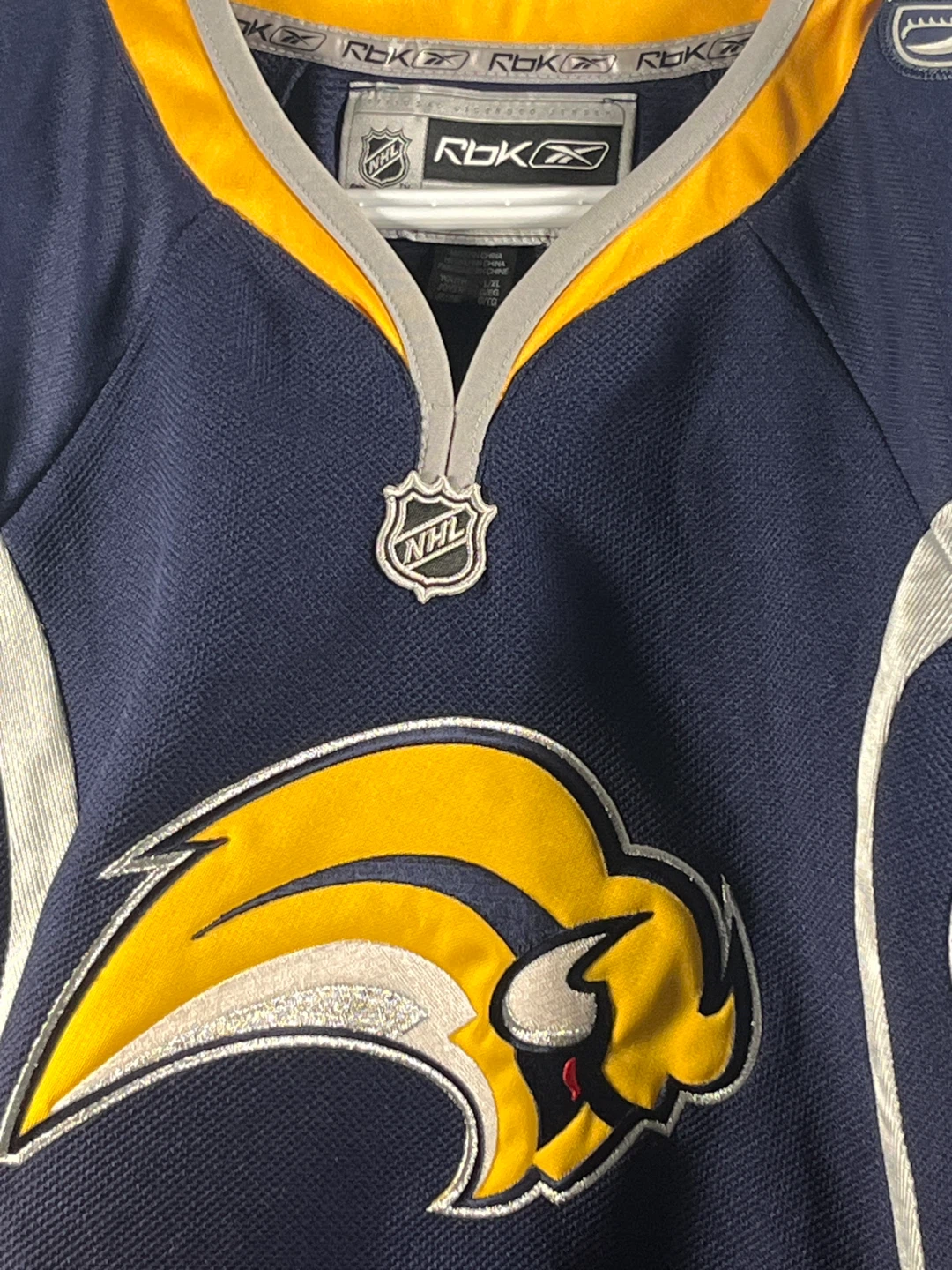 New Reebok Buffalo Sabres Youth Jersey - photo 2