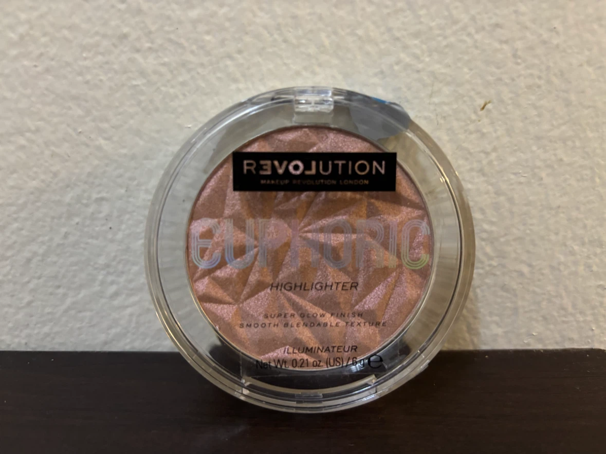 NEW-CLEARANCE-Makeup Revolution Euphoric Highlighter