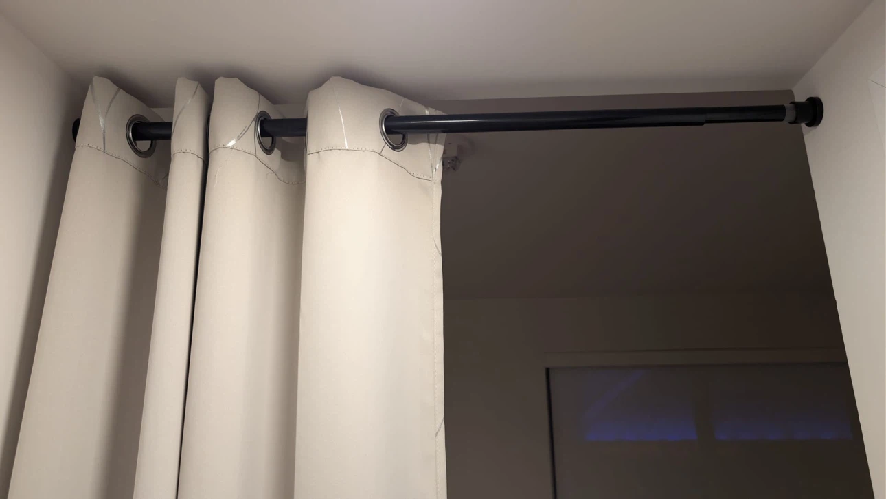 No - Drill Black Telescopic Tension Rod