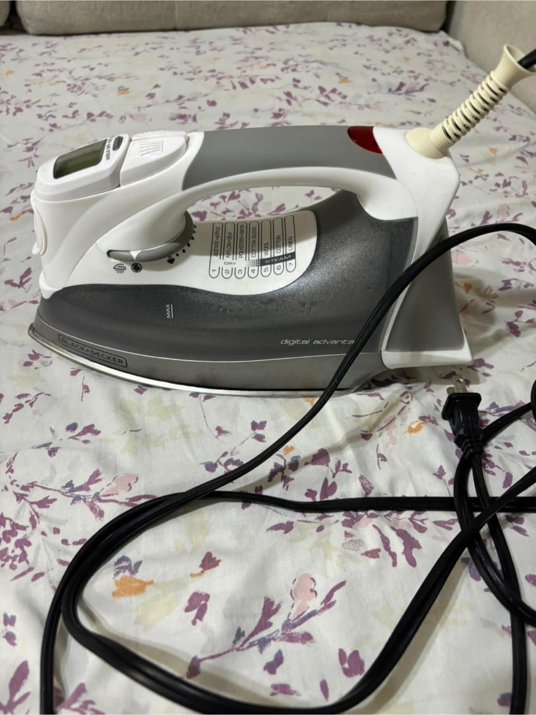Black+Decker Digital Advantage Steam Iron - photo 2
