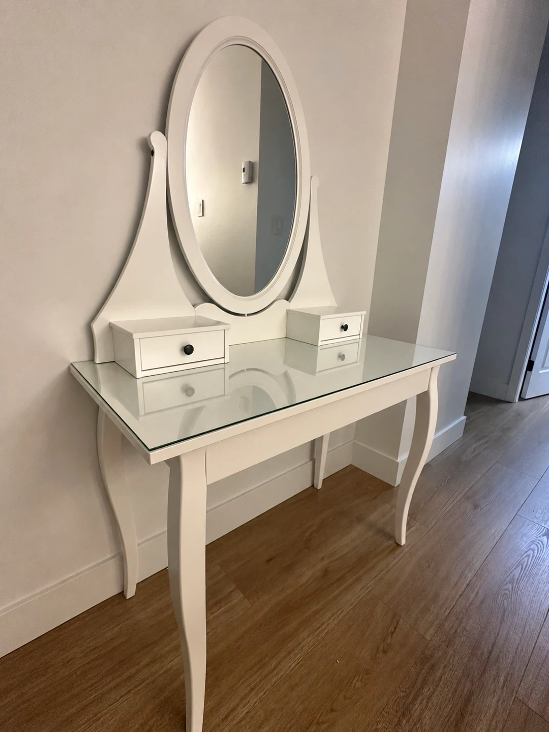 7 items: White Queen Full Set + Makeup Vanity + Office Desk - photo 4