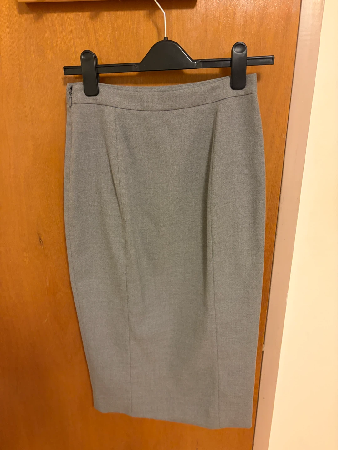 Banana Republic Grey Pencil Skirt (Size 0) - photo 2