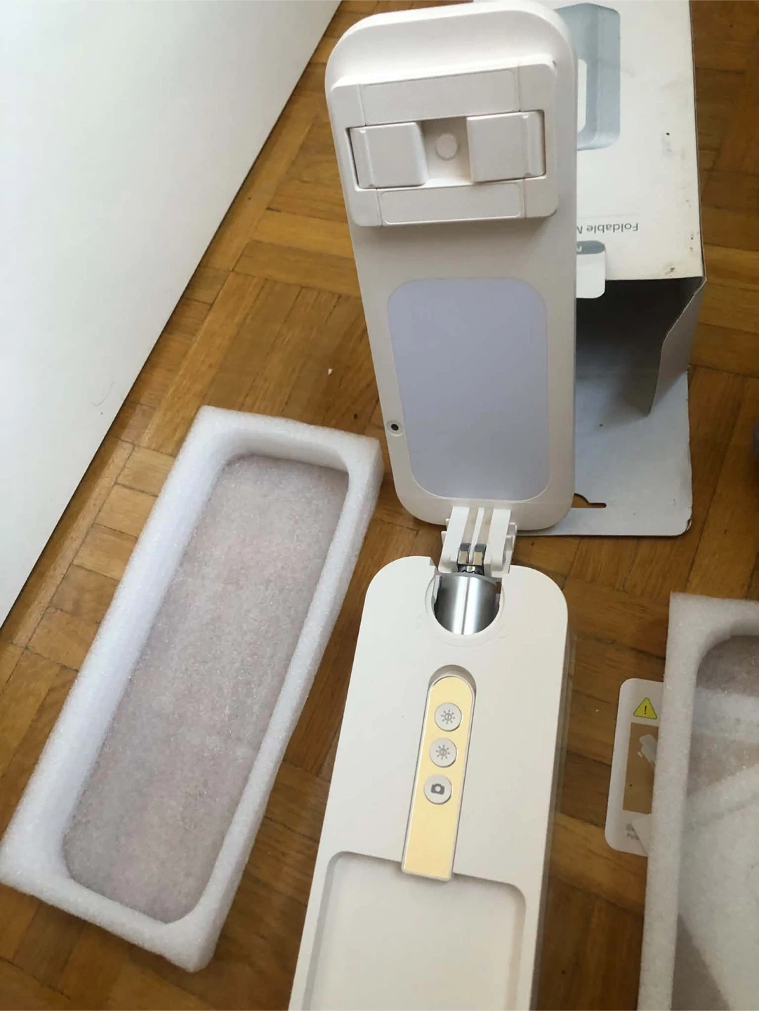 Multi-Function Foldable Mobile Phone Holder with Light - photo 2