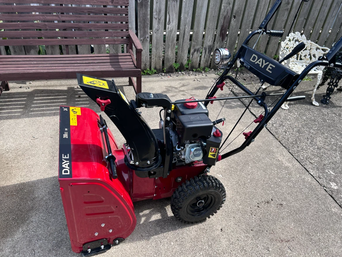 Daye 24-inch 208cc Snow Blower - photo 3