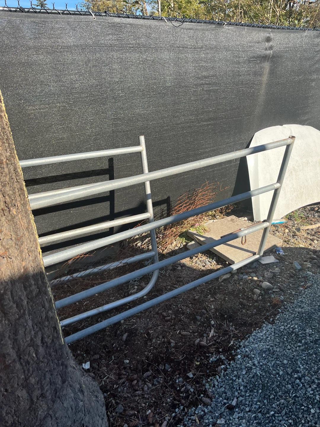 Metal Livestock Gate with Two Wooden Posts - photo 3