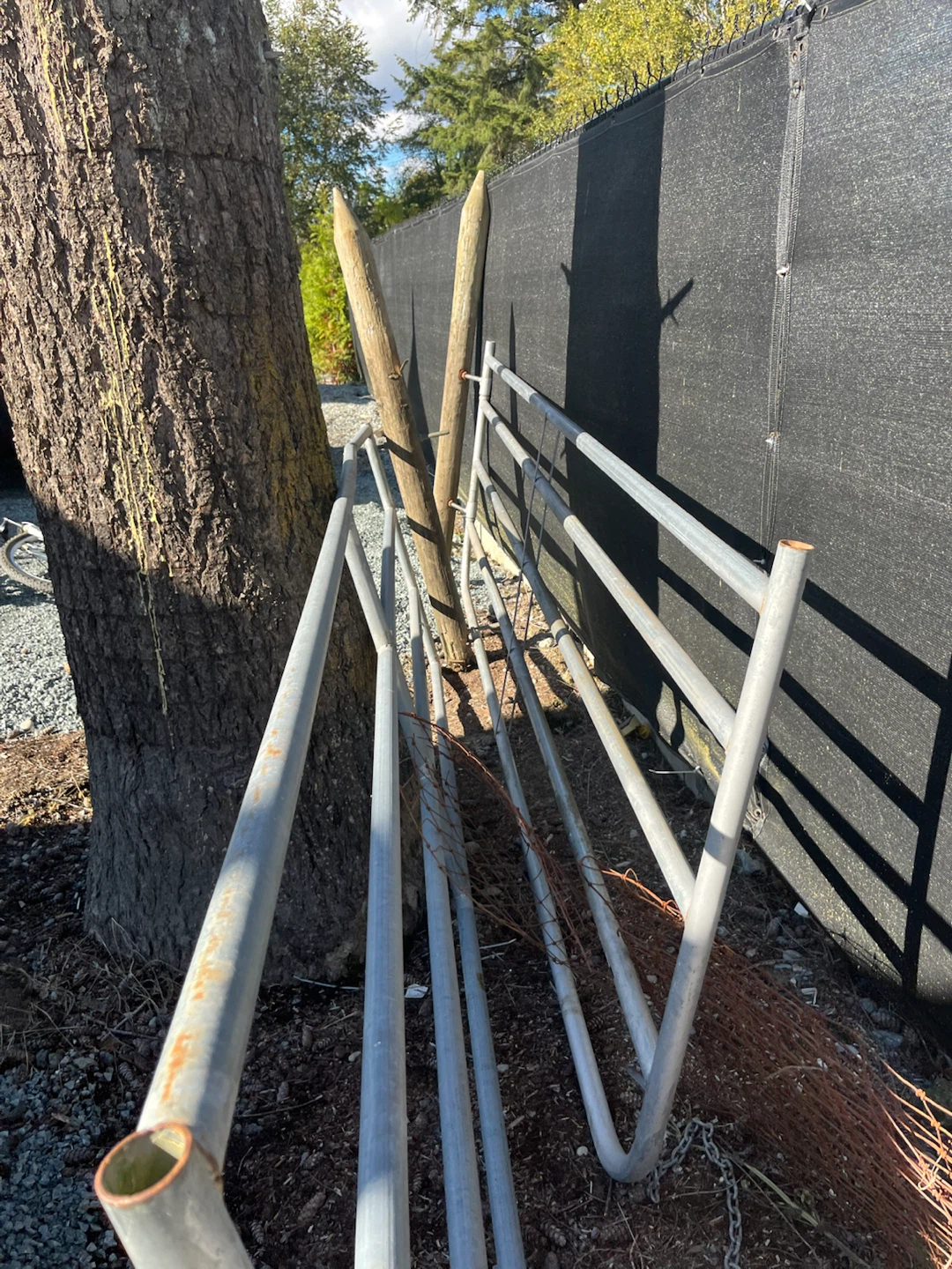 Metal Livestock Gate with Two Wooden Posts - photo 4