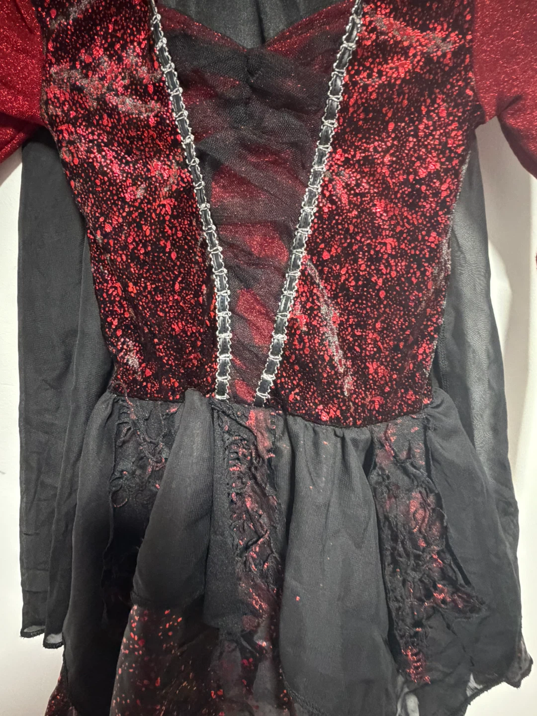 Spirit Halloween Vampire Costume Small - photo 2