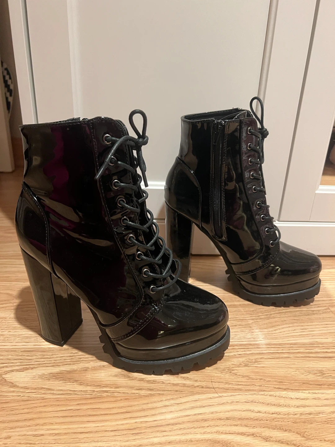 Black Patent Platform Lace-Up Boots - size 8.5 - photo 2