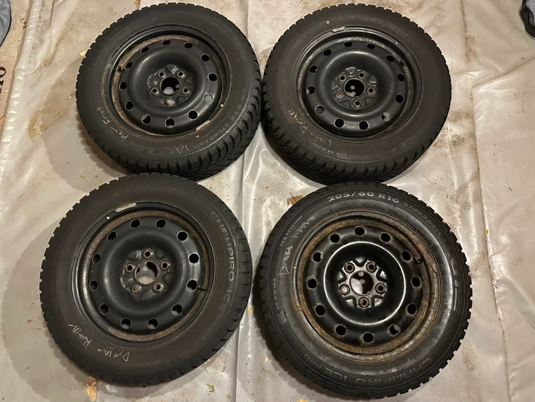 ⁠205/60R16 16" Steel Wheels + Winter Tires (5x114.3)
