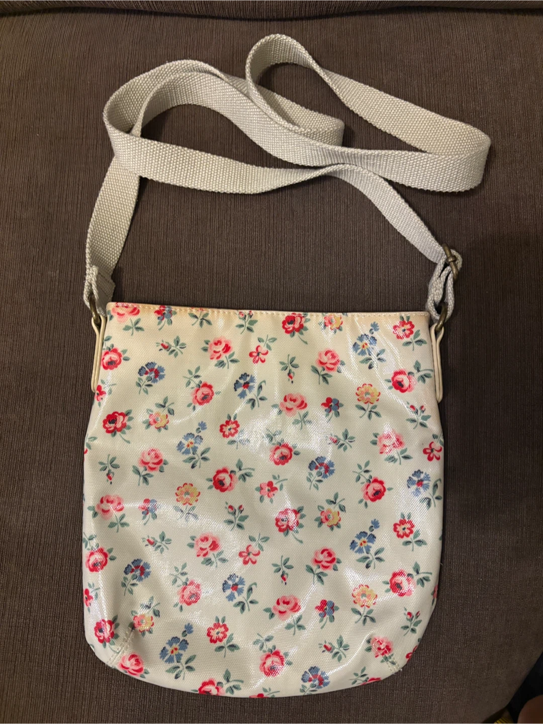 Cath Kidston Vintage Cream Rose Print Floral Oilcloth Crossbody - photo 2