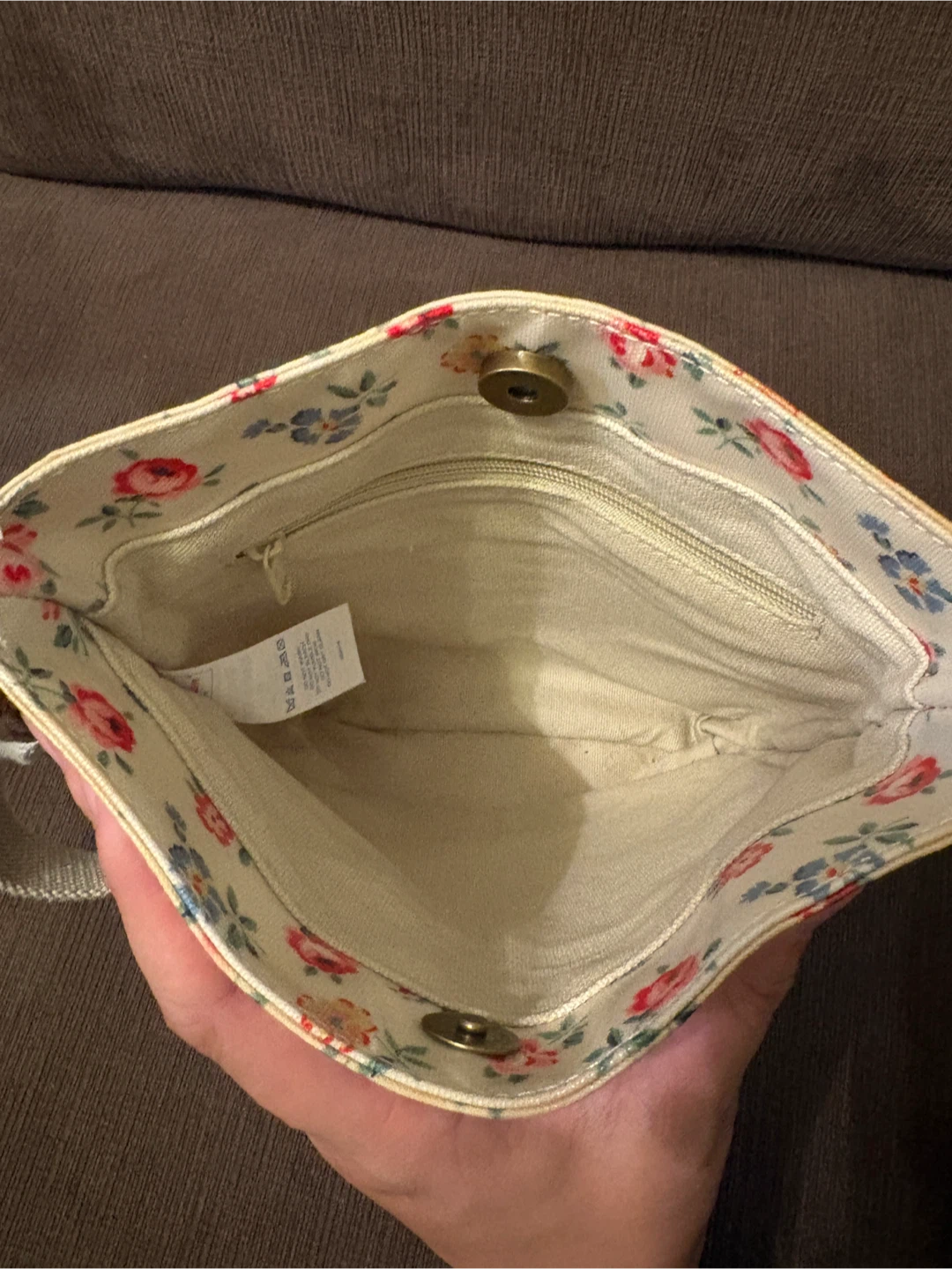 Cath Kidston Vintage Cream Rose Print Floral Oilcloth Crossbody - photo 3