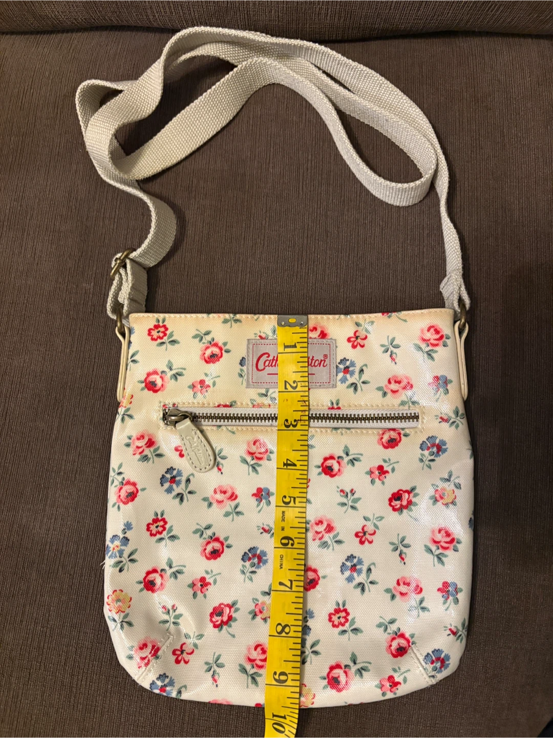 Cath Kidston Vintage Cream Rose Print Floral Oilcloth Crossbody - photo 4