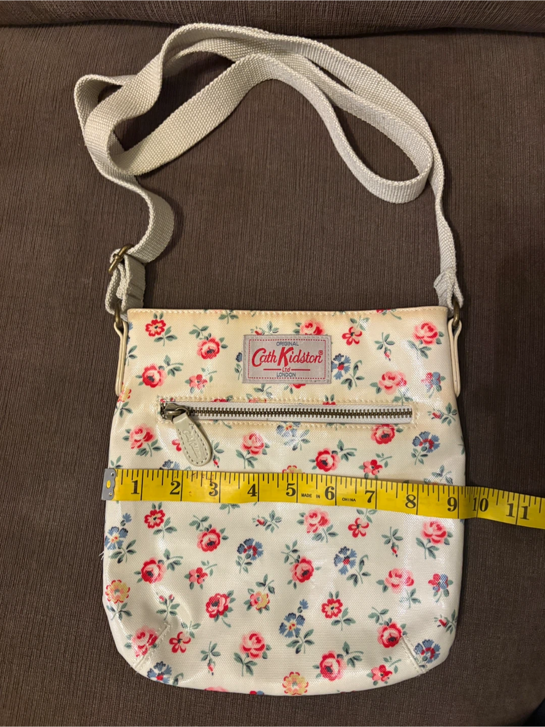 Cath Kidston Vintage Cream Rose Print Floral Oilcloth Crossbody - photo 5