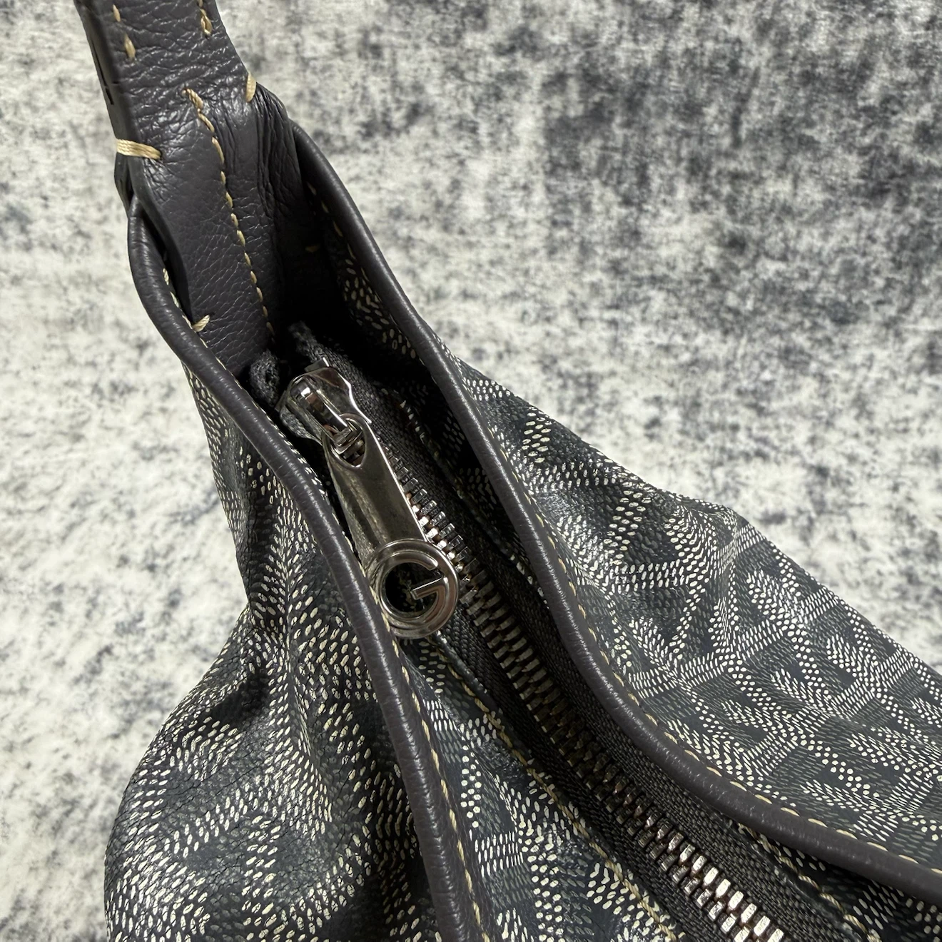 Goyard Grey Goyardine Canvas Hobo Shoulder Bag - photo 4