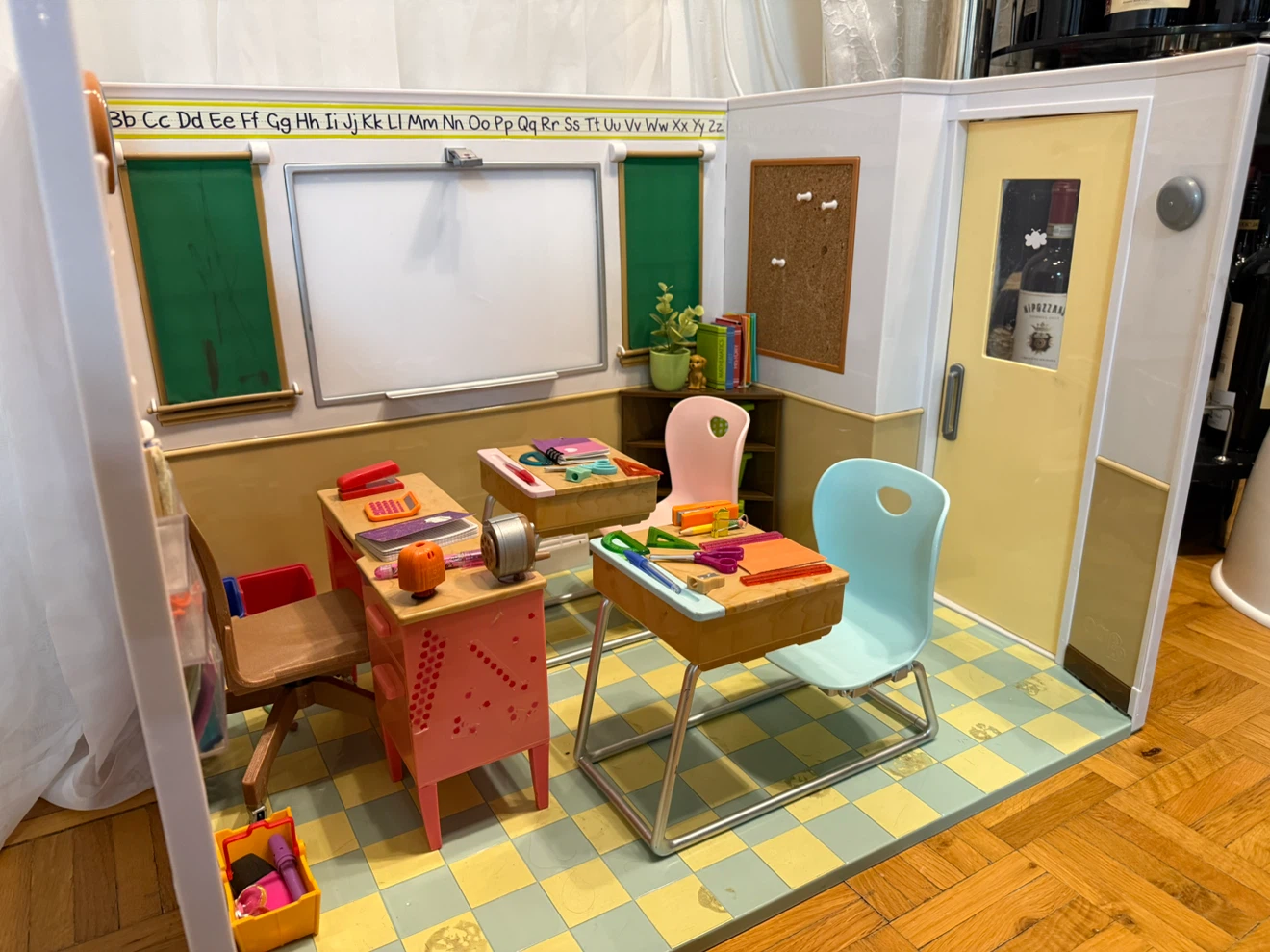 Our Generation Awesome Academy Schoolroom - photo 2
