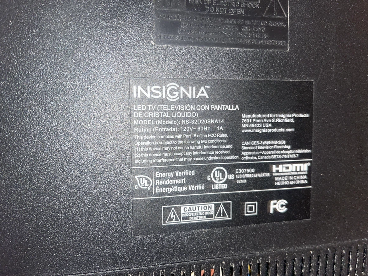 Insignia 32-inch LED TV with chrome-cast - photo 2