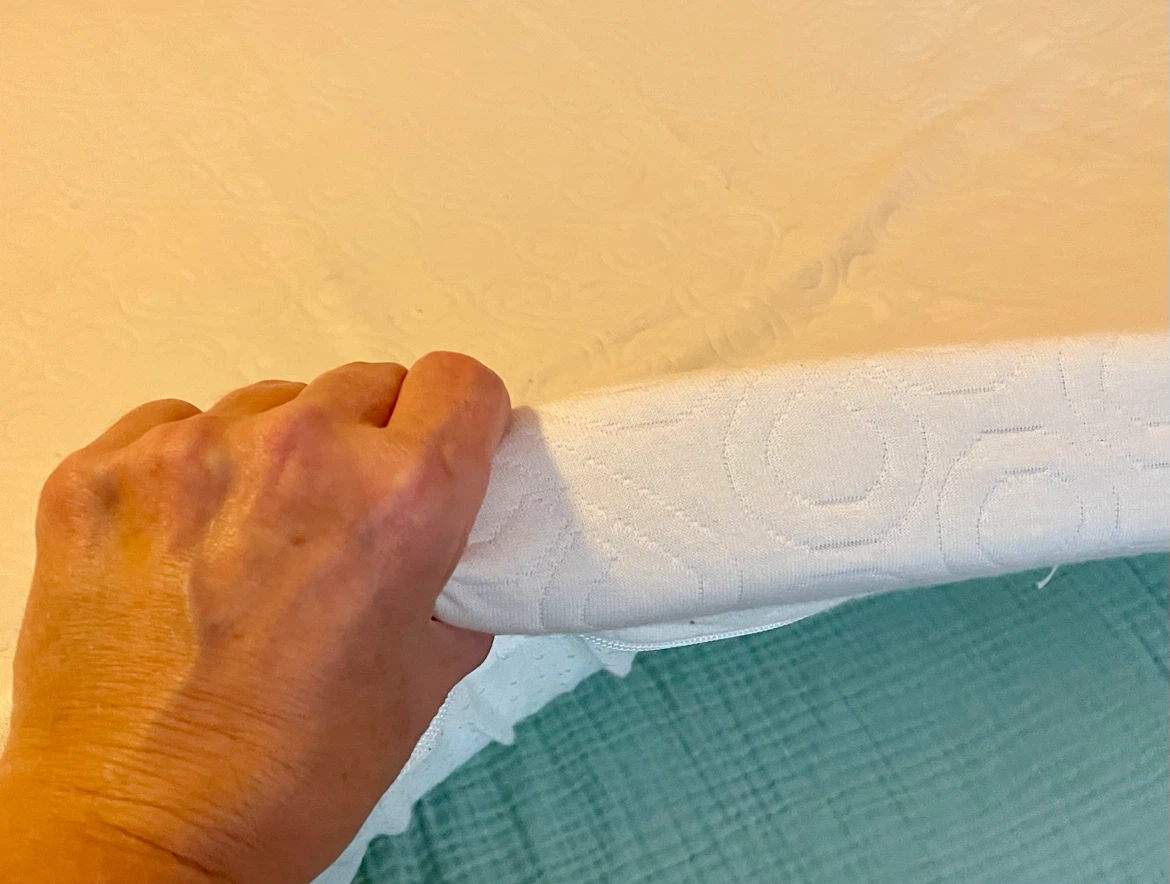 Queen size mattress topper - photo 3