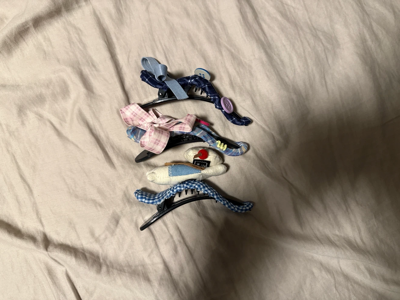 Set of 3 Fabric Decorated Hair Clips - photo 2