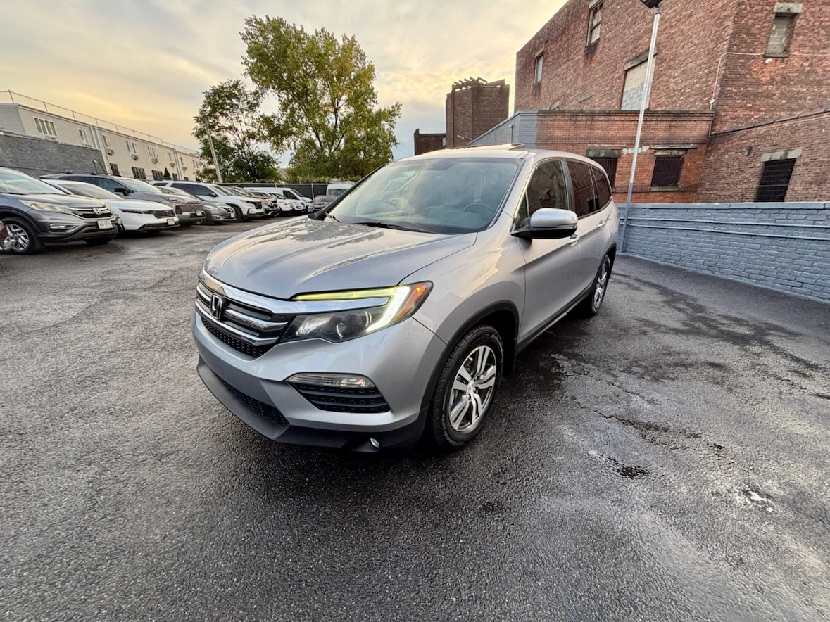 Silver Honda Pilot EX-L 2016 89k miles
