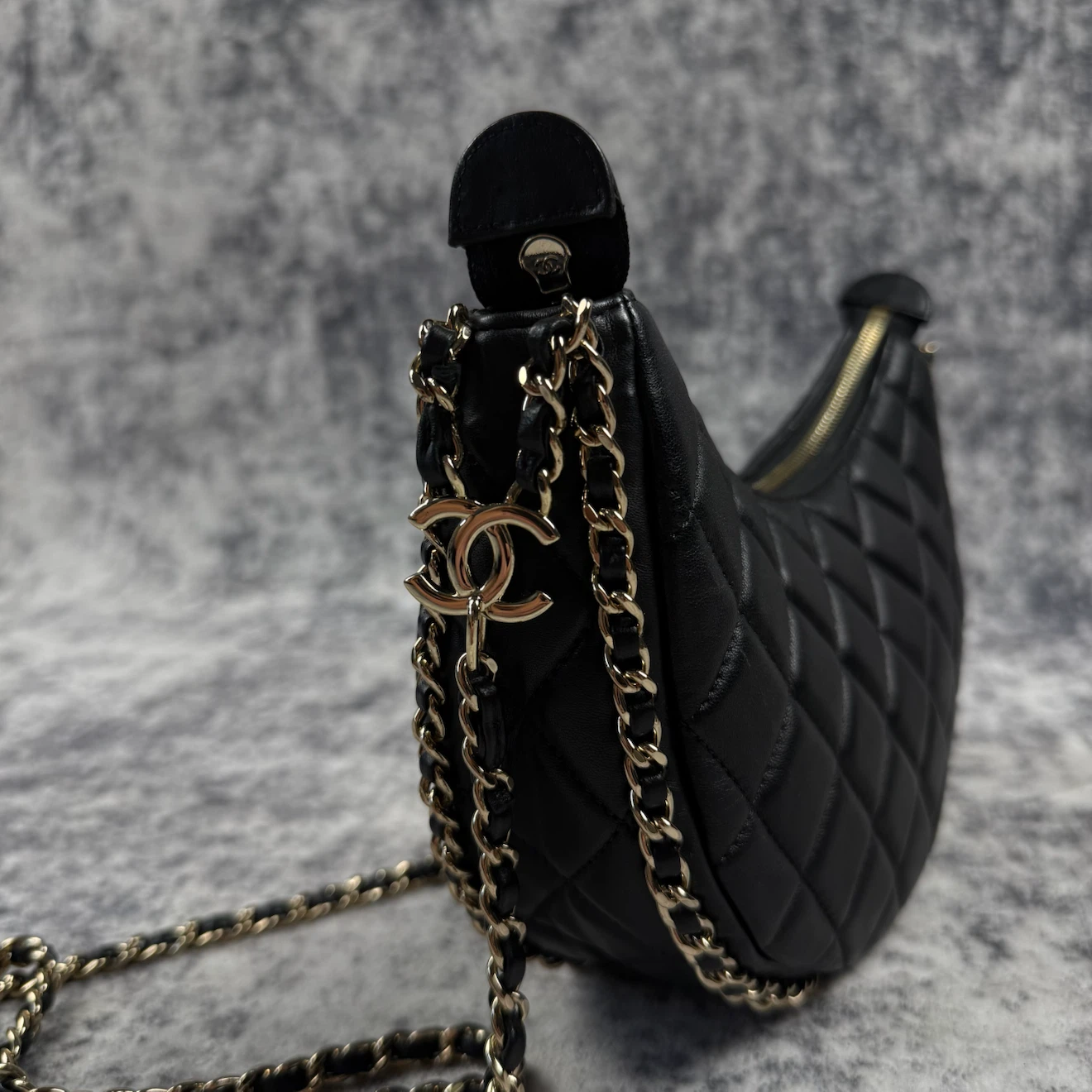 Chanel Black Quilted Lambskin Chain Hobo Bag - photo 3