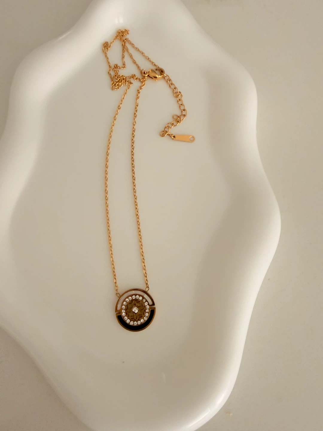 Gold-Tone Pendant Necklaces - photo 3